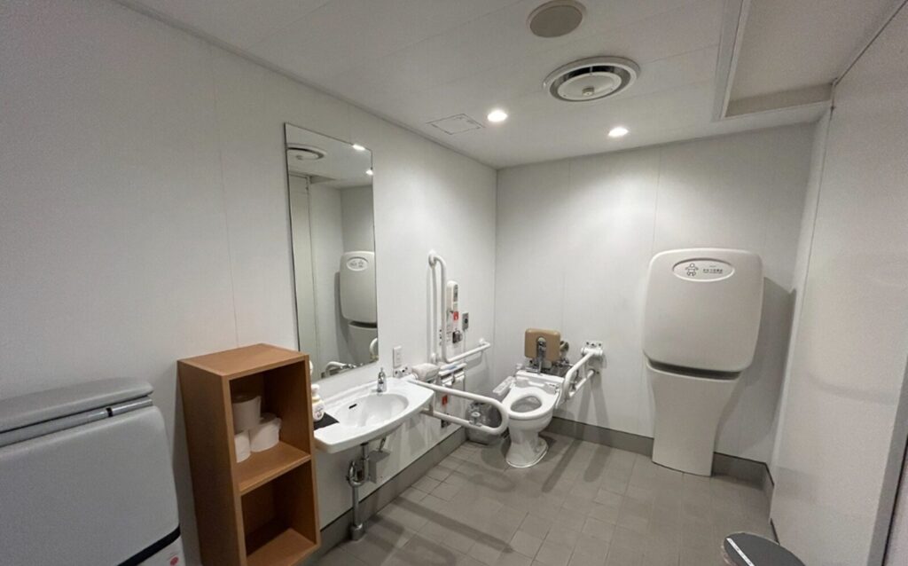 多目的化粧室（トイレ）の画像